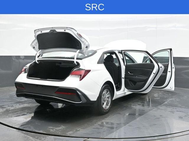 New 2026 White Hyundai SE image 29