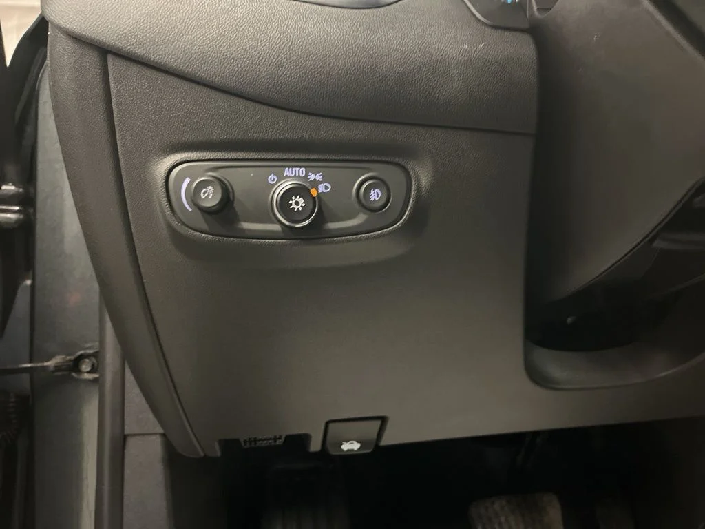 2021 Chevrolet Equinox LT - Photo 14