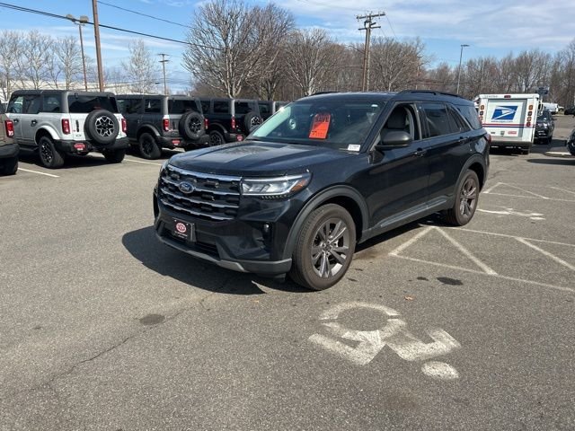 Used 2025 Black Ford Active image 3