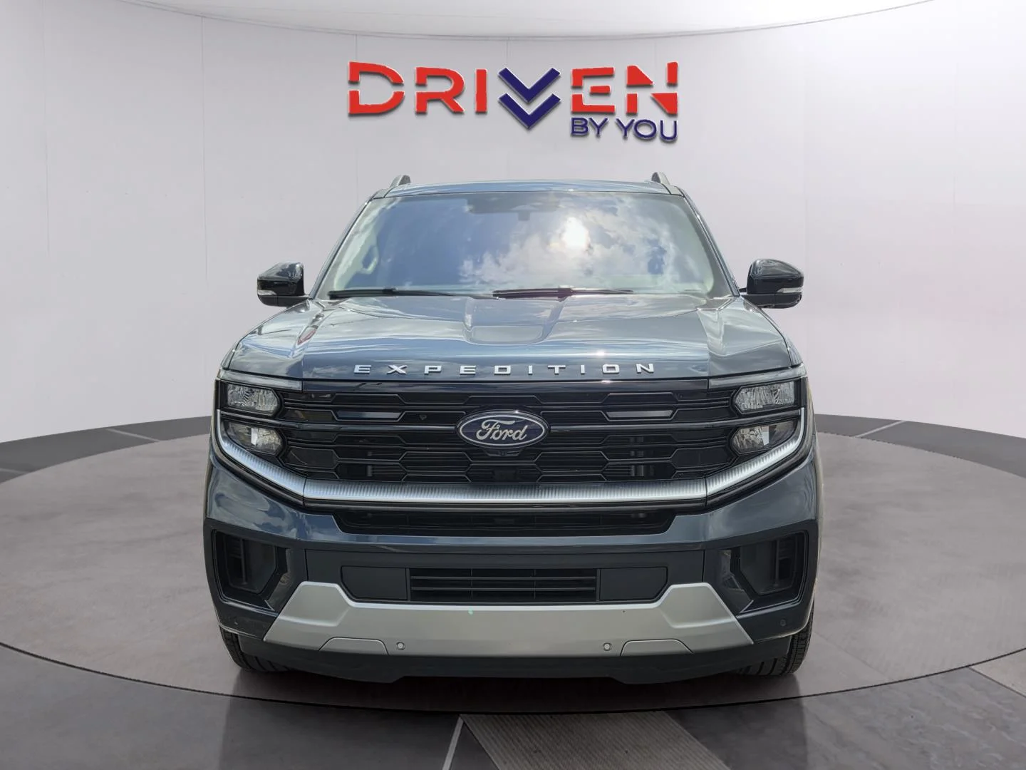 Used 2025 Stone Blue Ford Platinum image 8