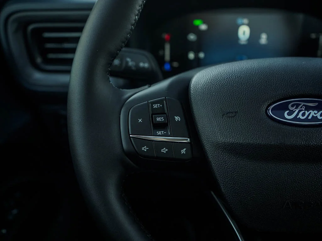 New 2026 Carbonized Gray Metallic Ford XLT image 18