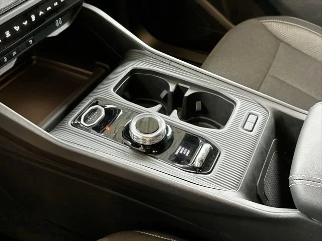 New 2026 Hydro Blue Pearl-Coat Exterior Paint Jeep Laredo image 19