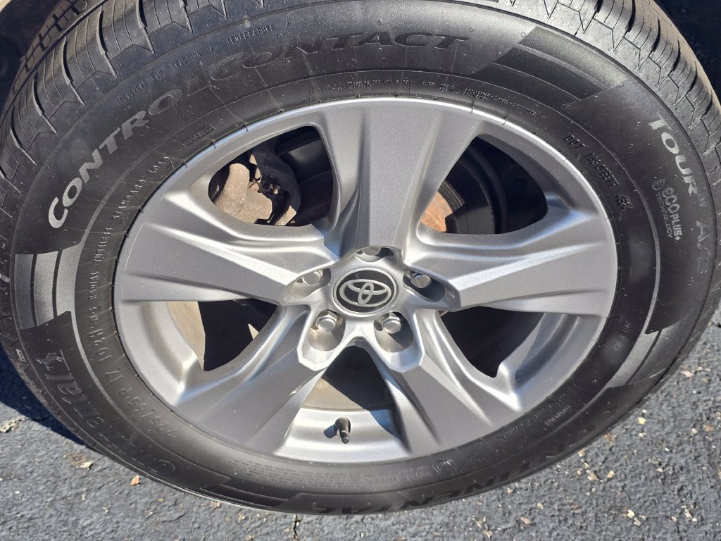 Certified Used 2022 White Toyota XLE image 9