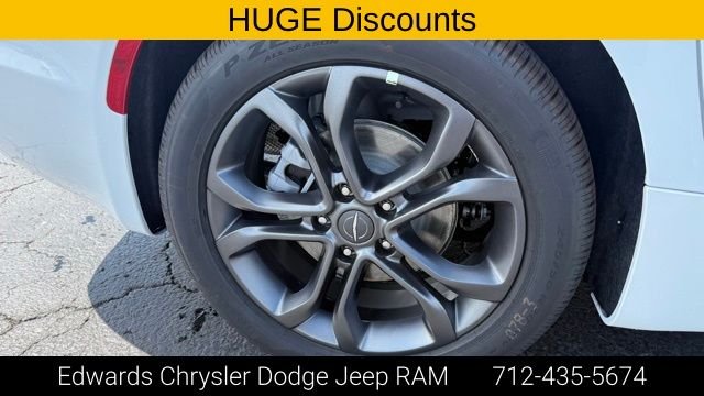 2026 Chrysler Pacifica Select - Photo 11