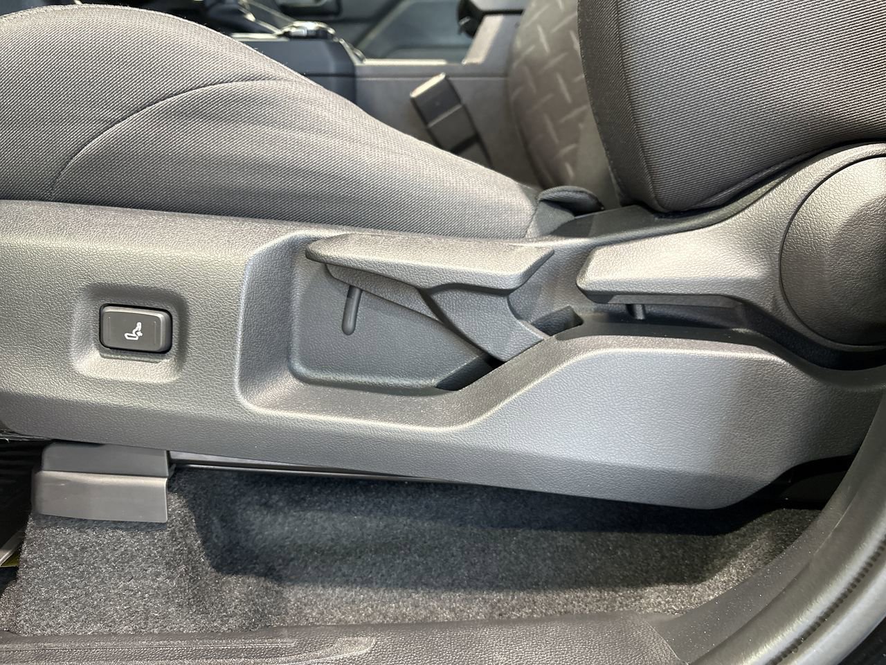 2026 Toyota Tacoma SR5 - Photo 12