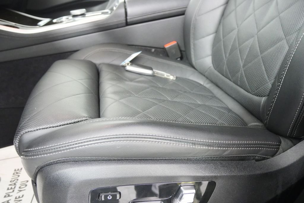 Used 2024 Black Sapphire Metallic BMW xDrive40i image 11