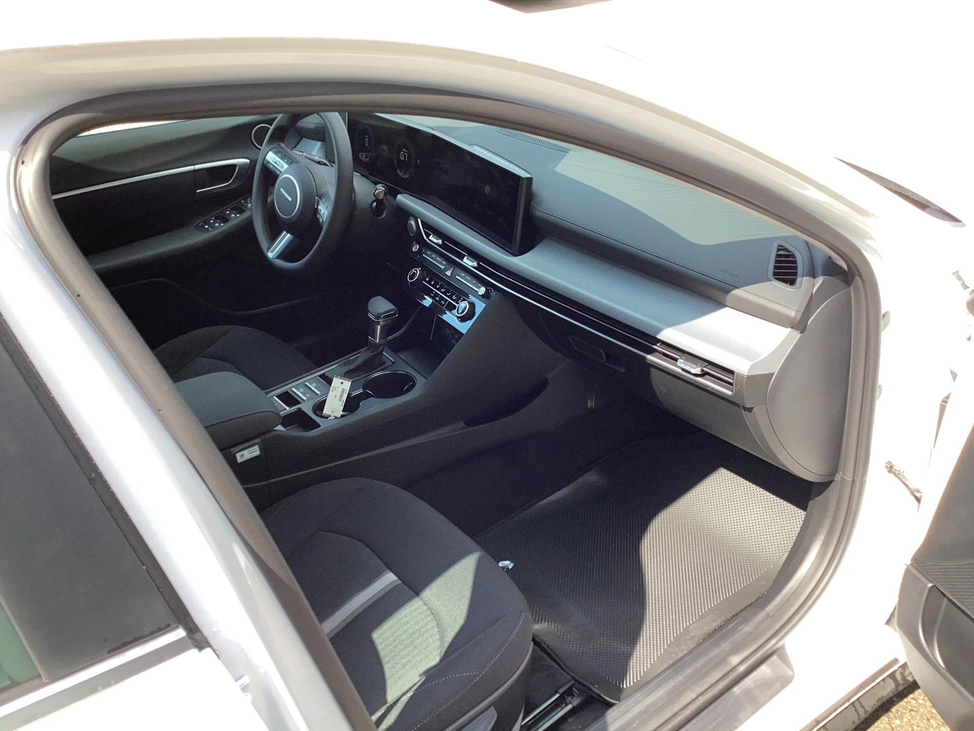 New 2026 Serenity White Pearl Hyundai SE image 14