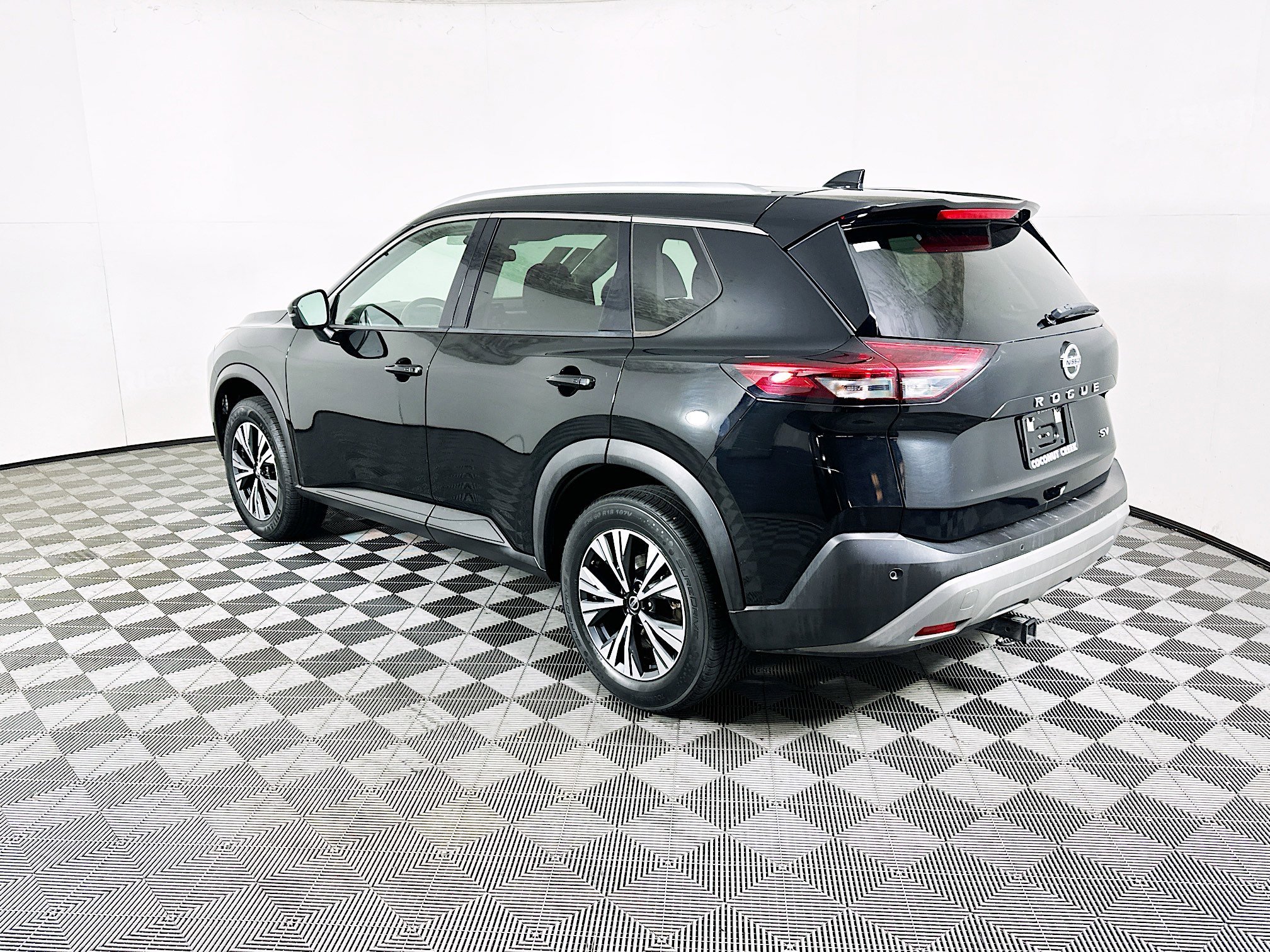 2021 Nissan Rogue thumbnail 7