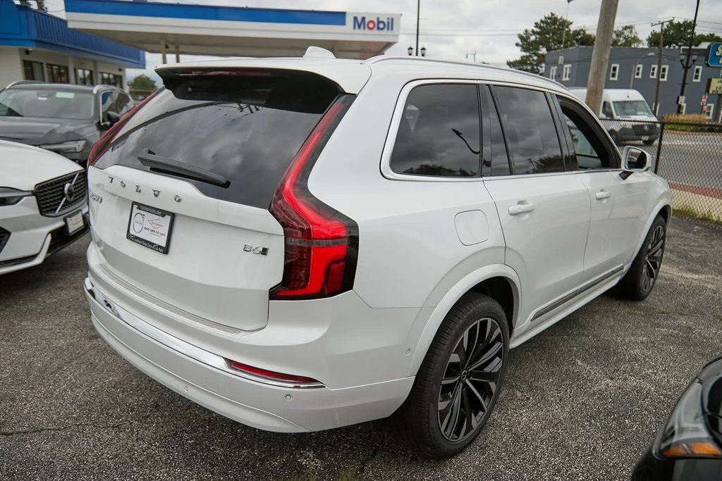 2026 Volvo XC90 Plus - Photo 9