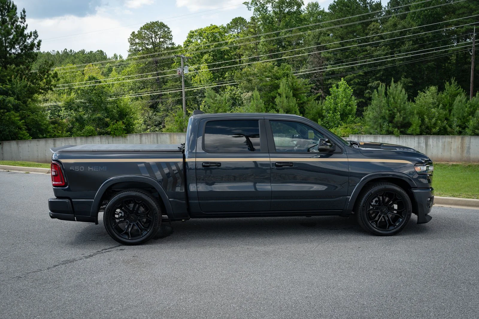 New 2026 Forged Blue Metallic Exterior Paint RAM Big Horn/Lone Star image 28
