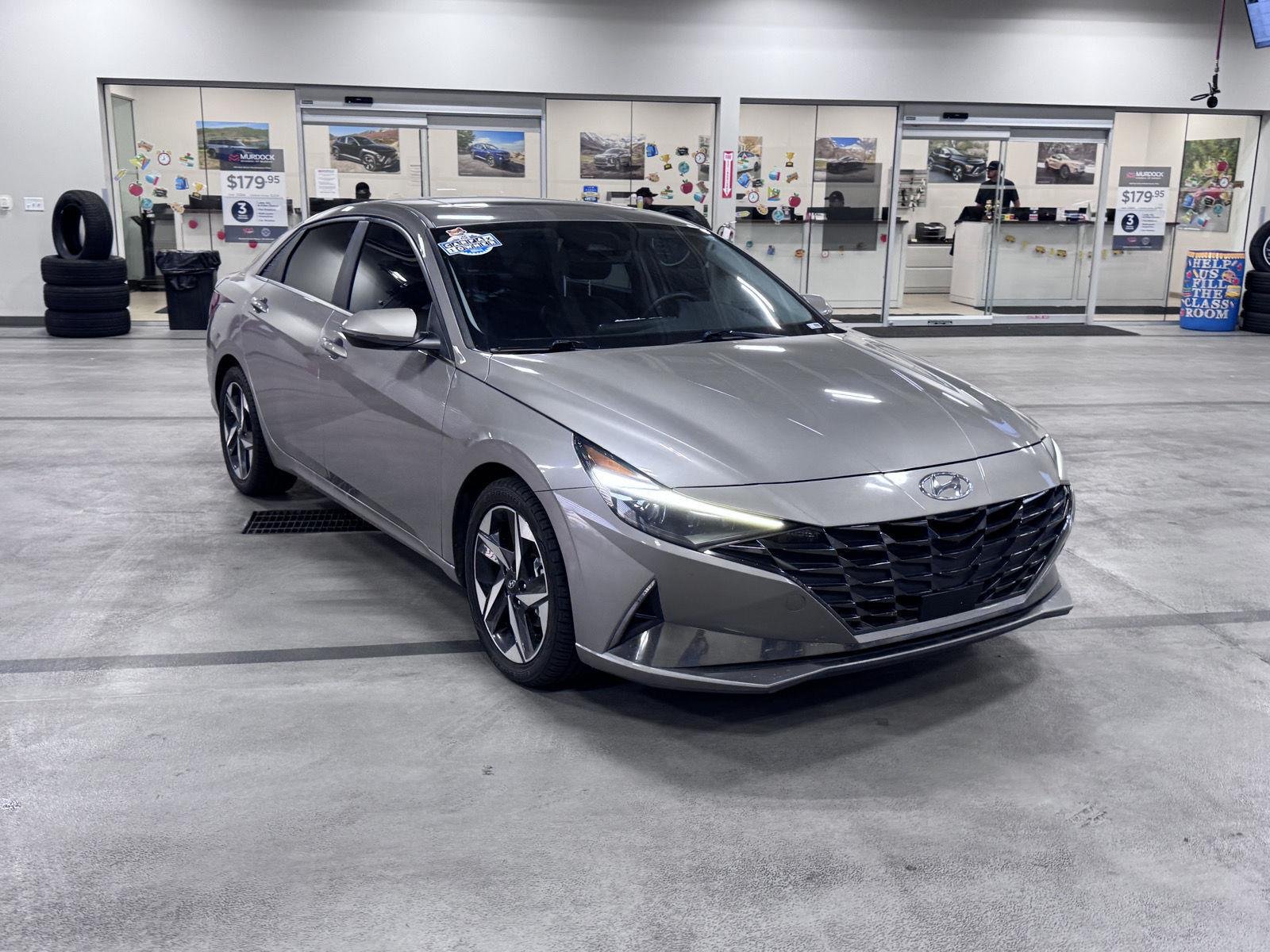 Certified Used 2023 Fluid Metal Hyundai Limited image 14
