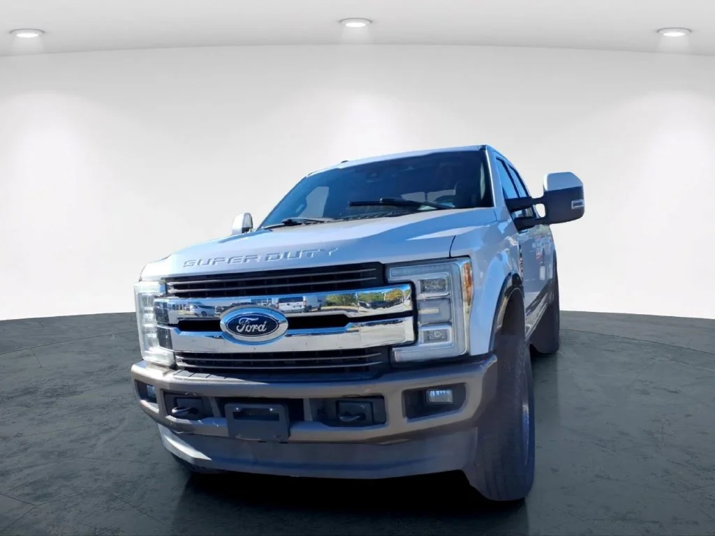 Used 2017 White Ford King Ranch image 5
