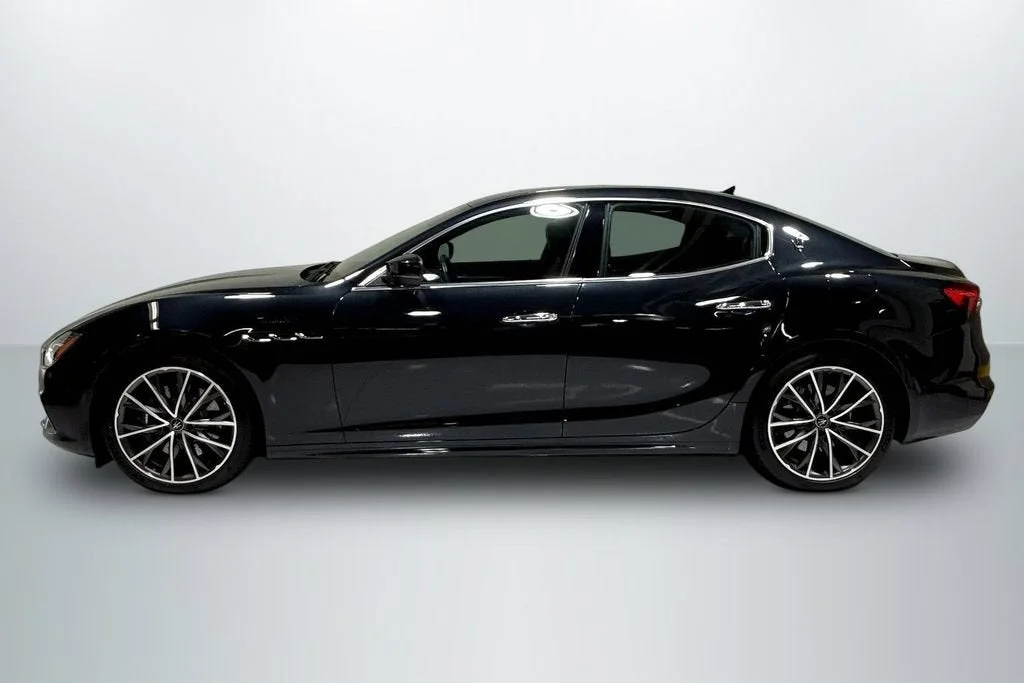Used 2023 Nero Ribelle Metallic Maserati Modena image 8