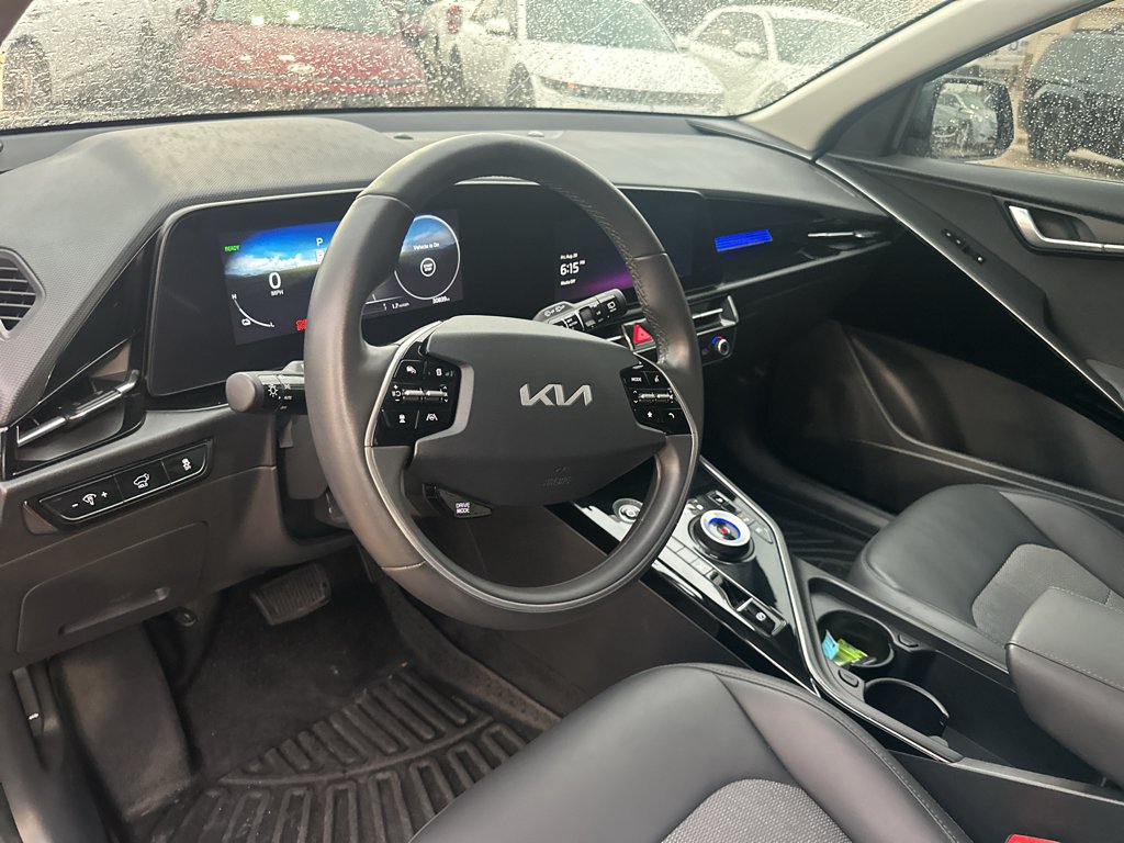 Used 2023 Cityscape Green Kia Wind image 12
