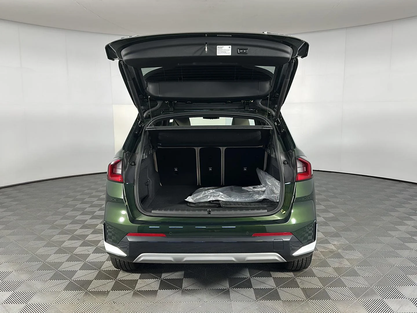 Used 2023 San Remo Green Metallic BMW xDrive28i image 22