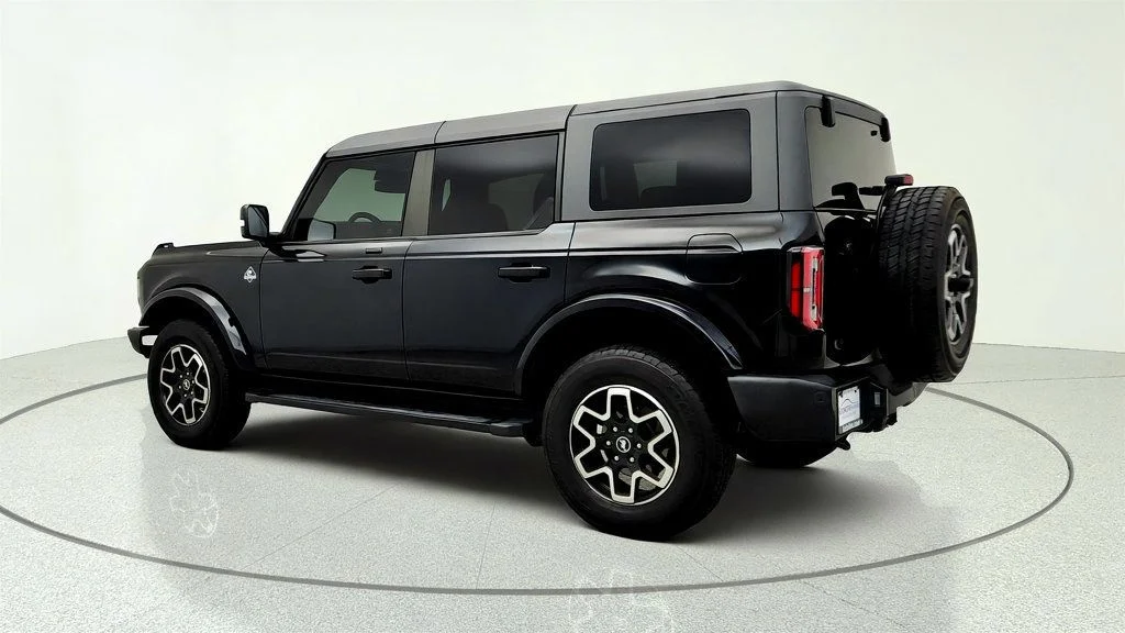 Used 2023 Shadow Black Ford Outer Banks 4 Door 4x4 w/ High Package & 2.7L V6 image 7