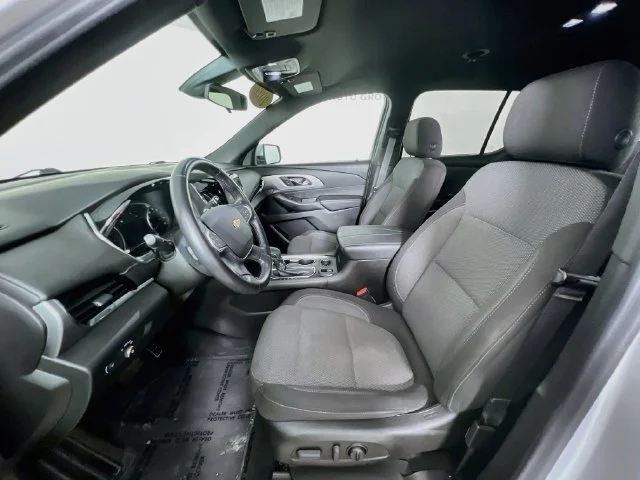 Used 2022 Silver Chevrolet 1LT image 10