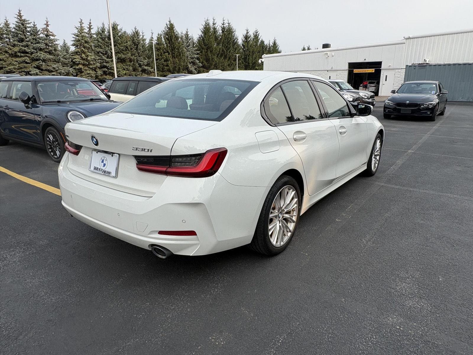 Used 2023 Alpine White BMW 330i xDrive image 5