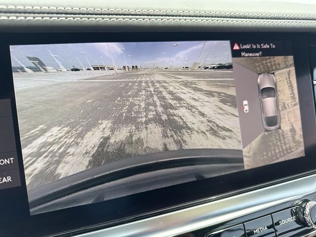 Used 2021 Silver Bentley V8 image 17