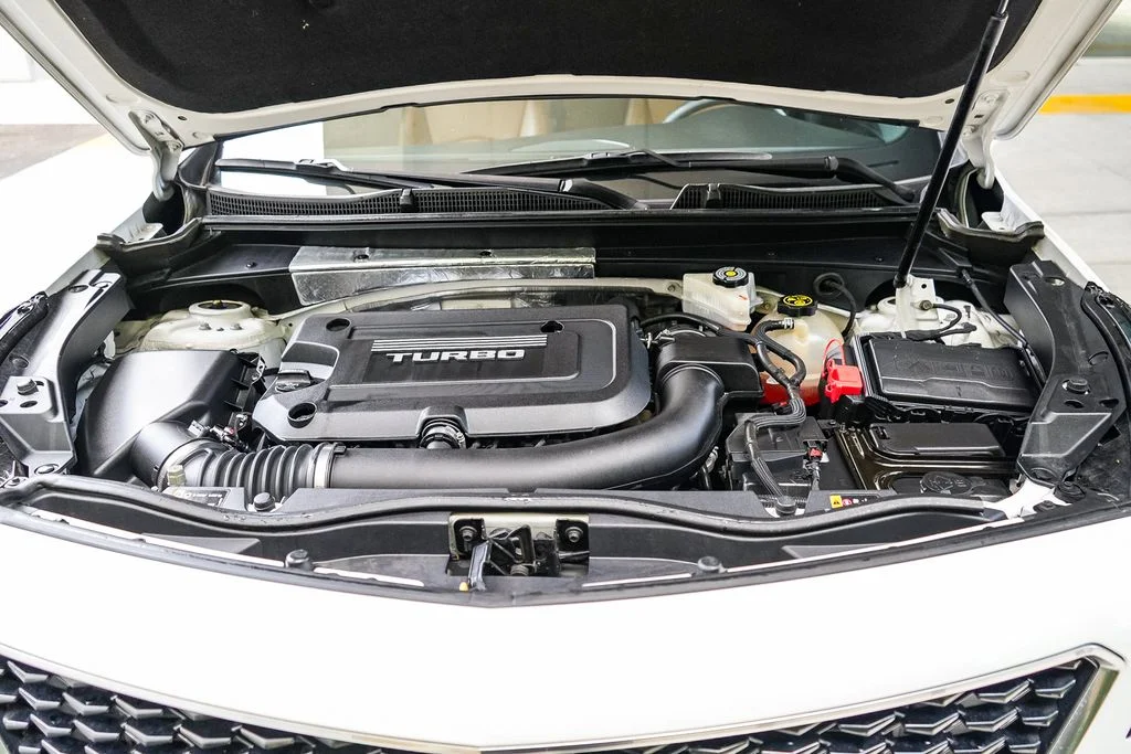 Used 2019 White Cadillac Sport image 26