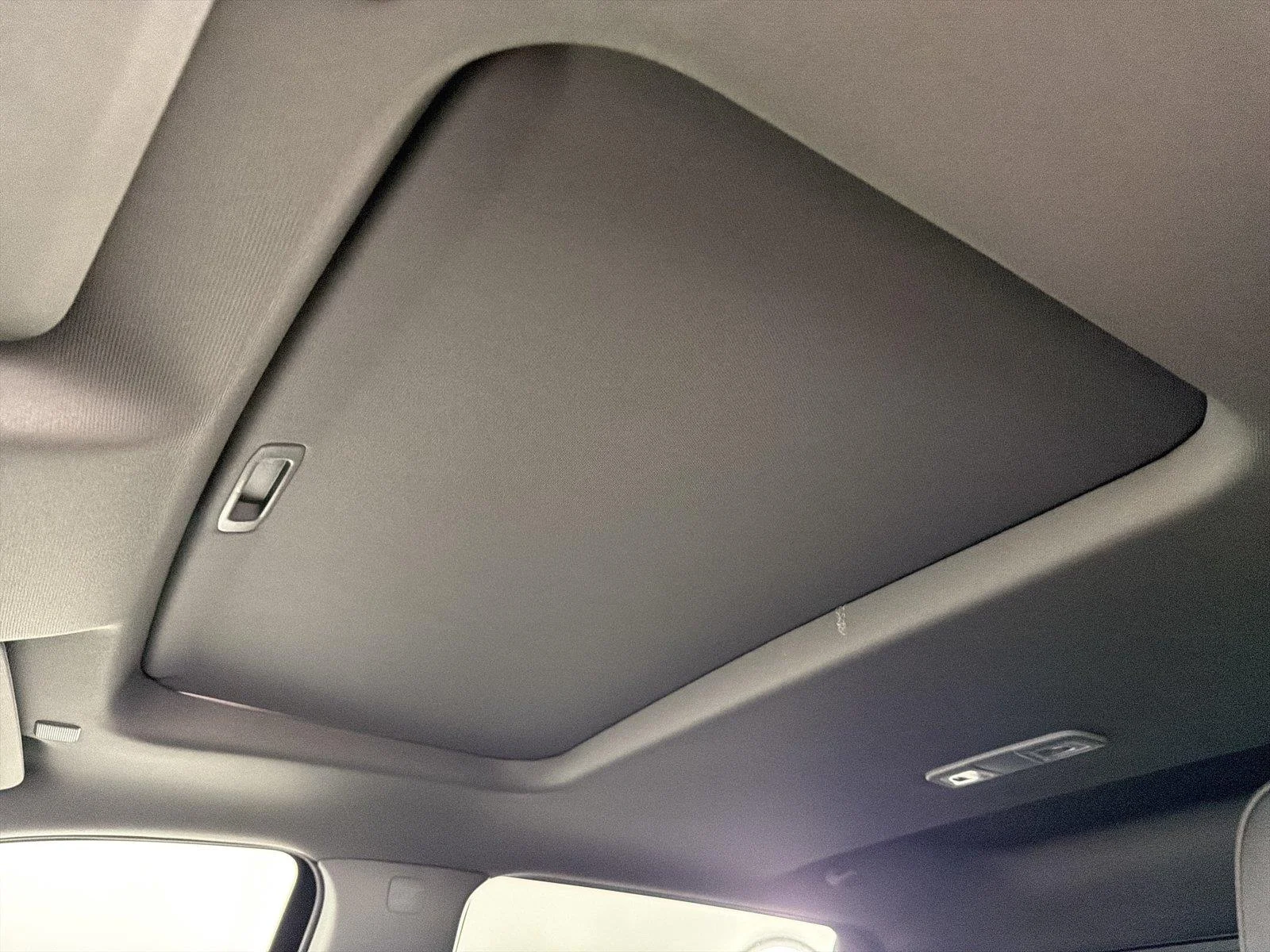 New 2026 Summit White GMC Elevation image 30