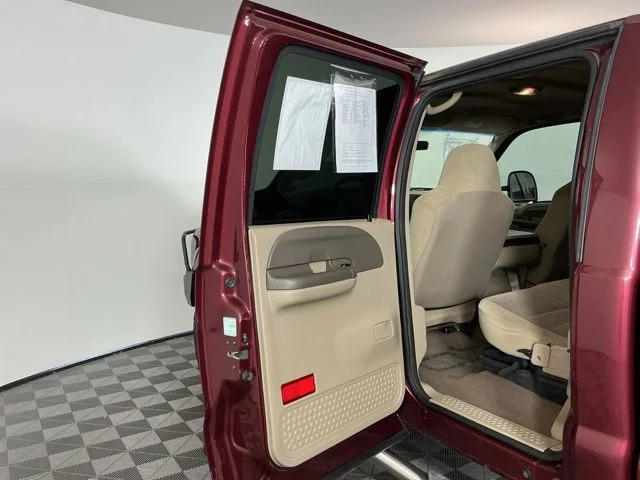 Used 2004 Red Clearcoat Ford XLT image 19
