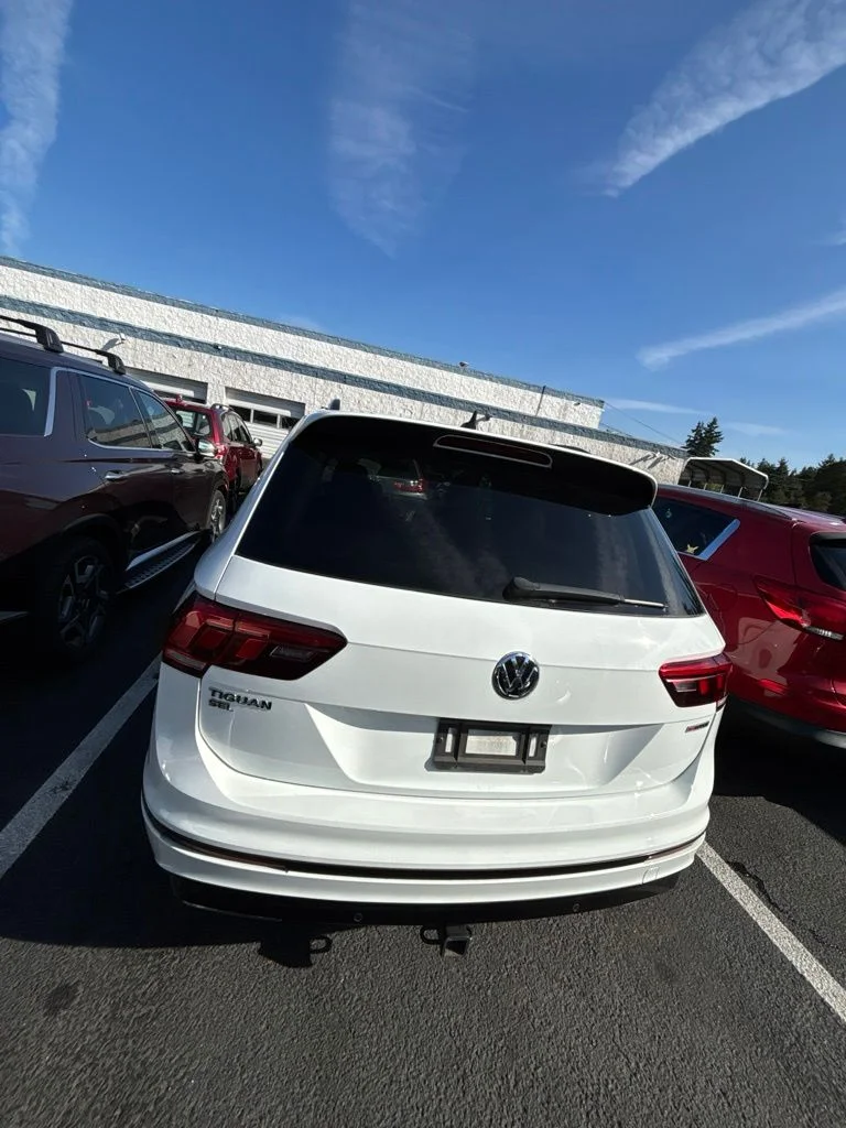 Used 2019 White Volkswagen 2.0T SEL R-Line image 4