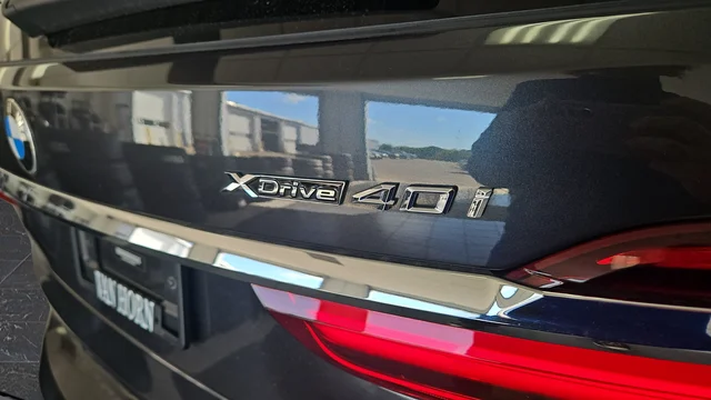 Used 2022 Dark Graphite BMW xDrive40i image 38