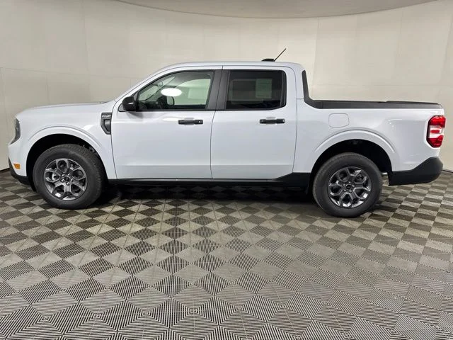 New 2026 Space White Metallic Ford XLT image 6