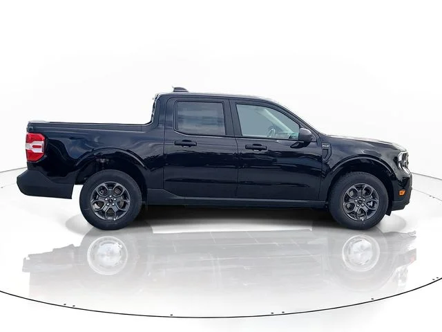 New 2026 Shadow Black Ford XLT image 3
