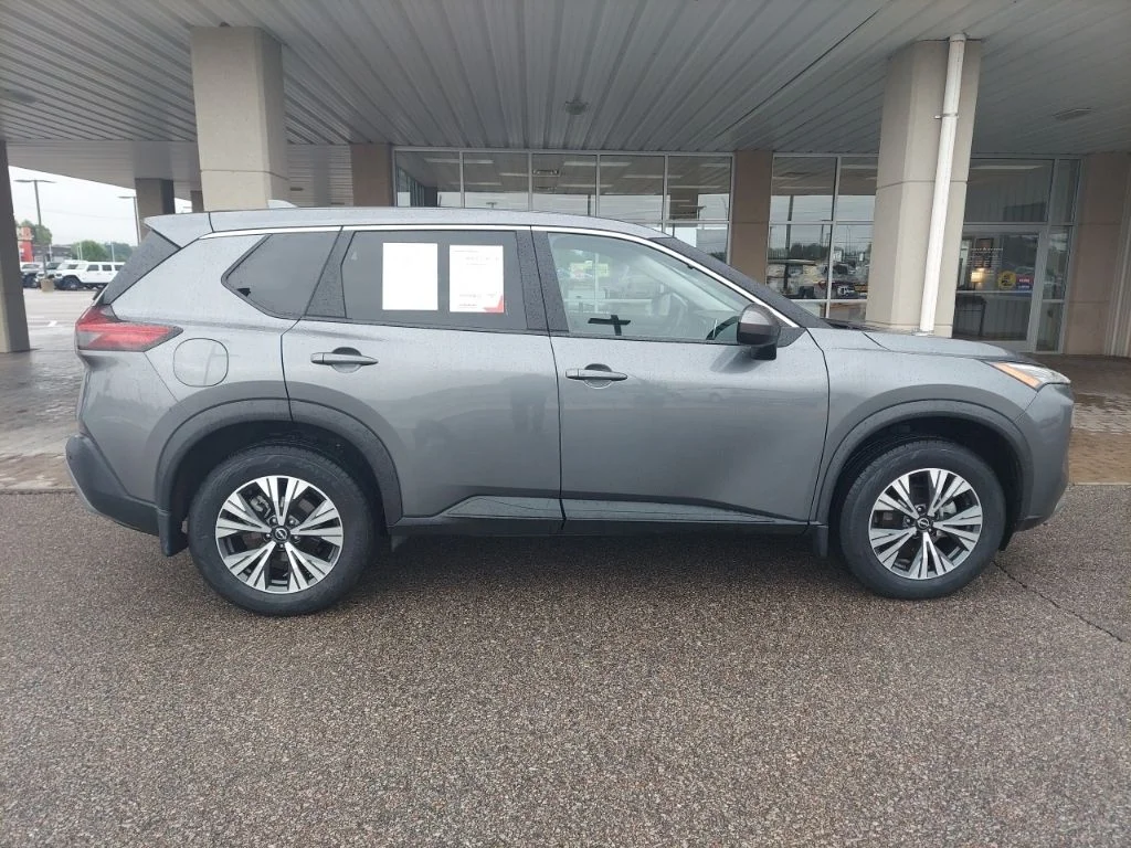 Used 2023 Gray Nissan SV image 8