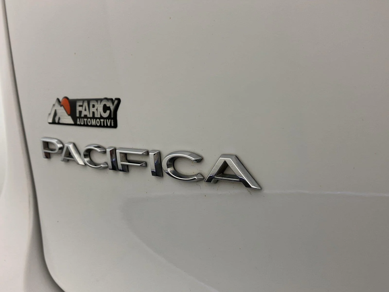 Used 2023 Bright White Clearcoat Chrysler Hybrid Touring L image 38