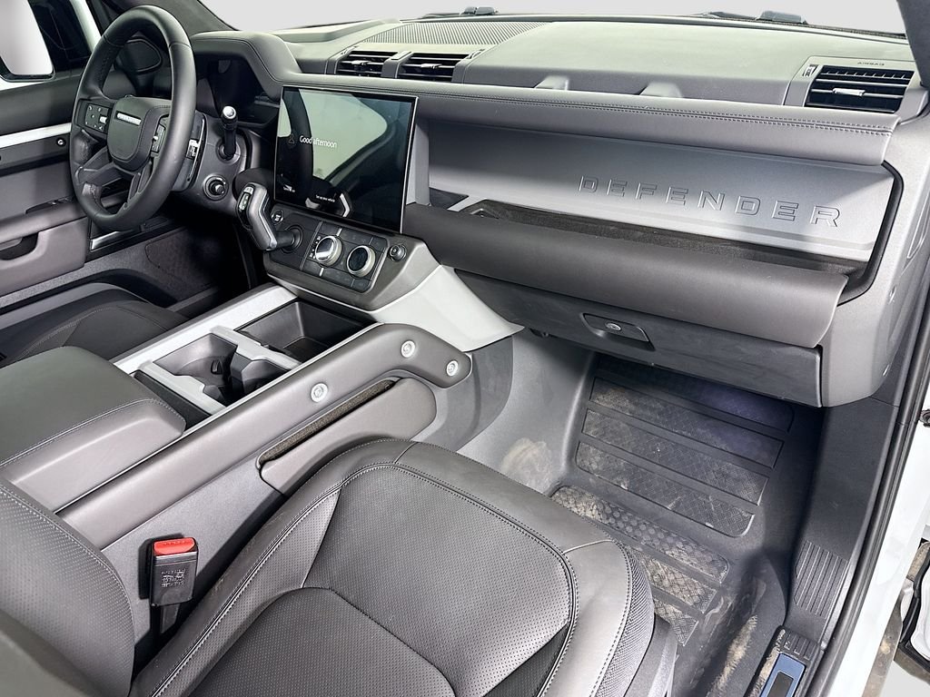 New 2026 Fuji White Land Rover V8 image 18