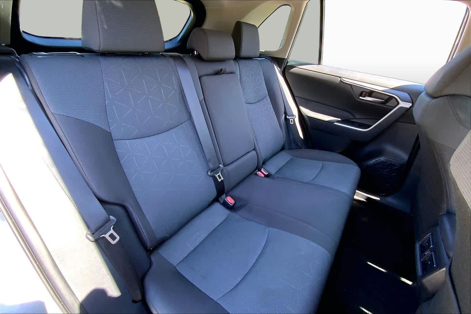 Used 2025 Silver Sky Metallic Toyota XLE image 19
