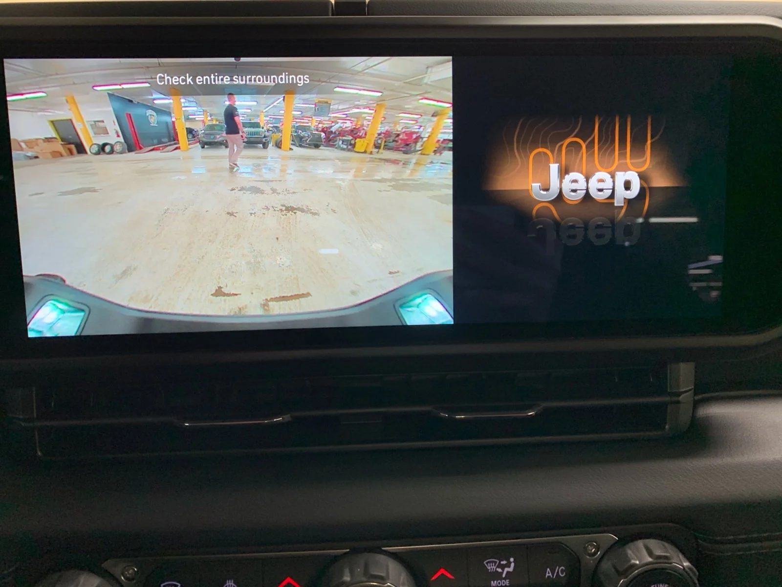 New 2026 Reign Jeep Sahara image 22