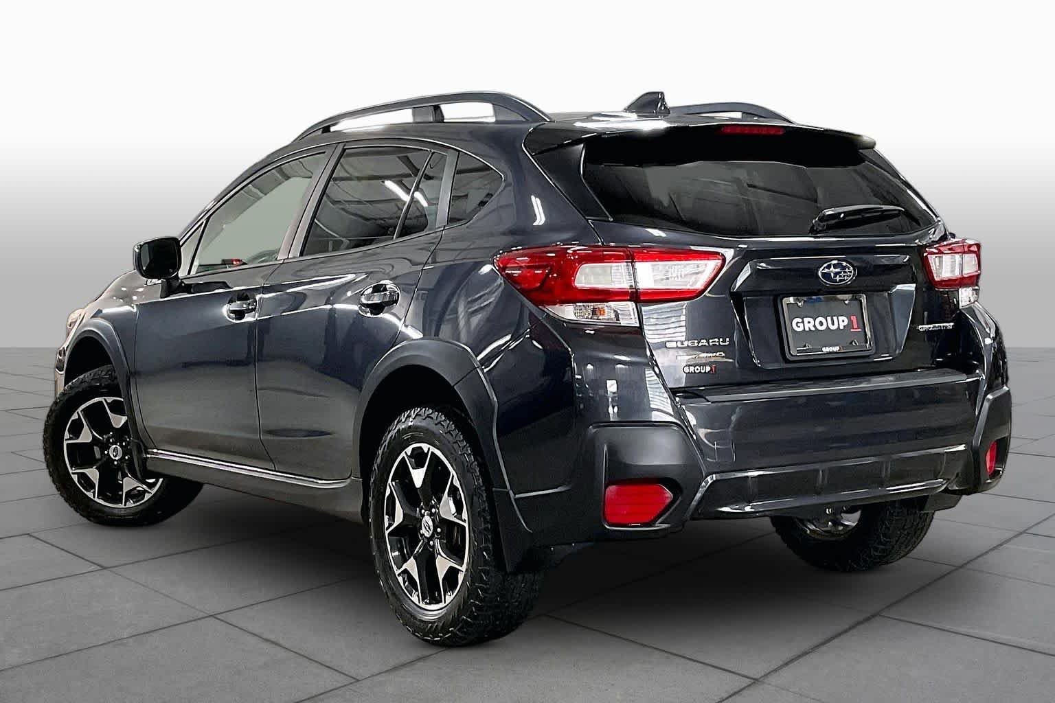 Used 2018 Dark Gray Metallic Subaru Premium image 12