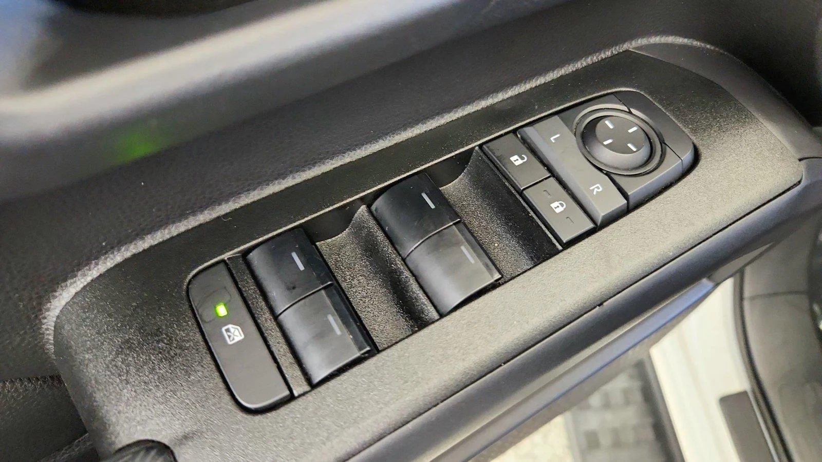 Used 2025 Ice Cap Toyota SR5 image 23
