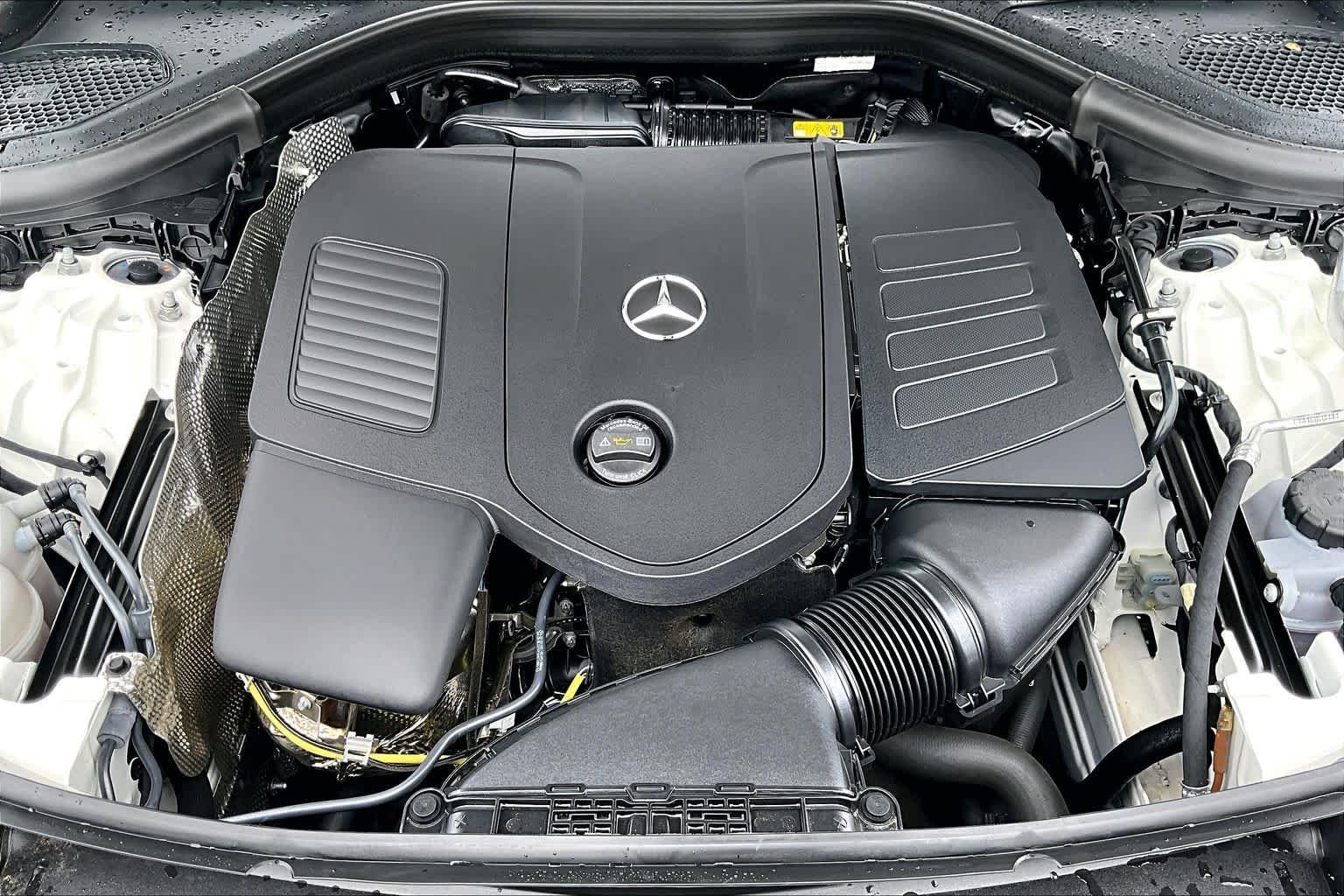 Used 2026 Polar White Mercedes-Benz GLC 300 image 33
