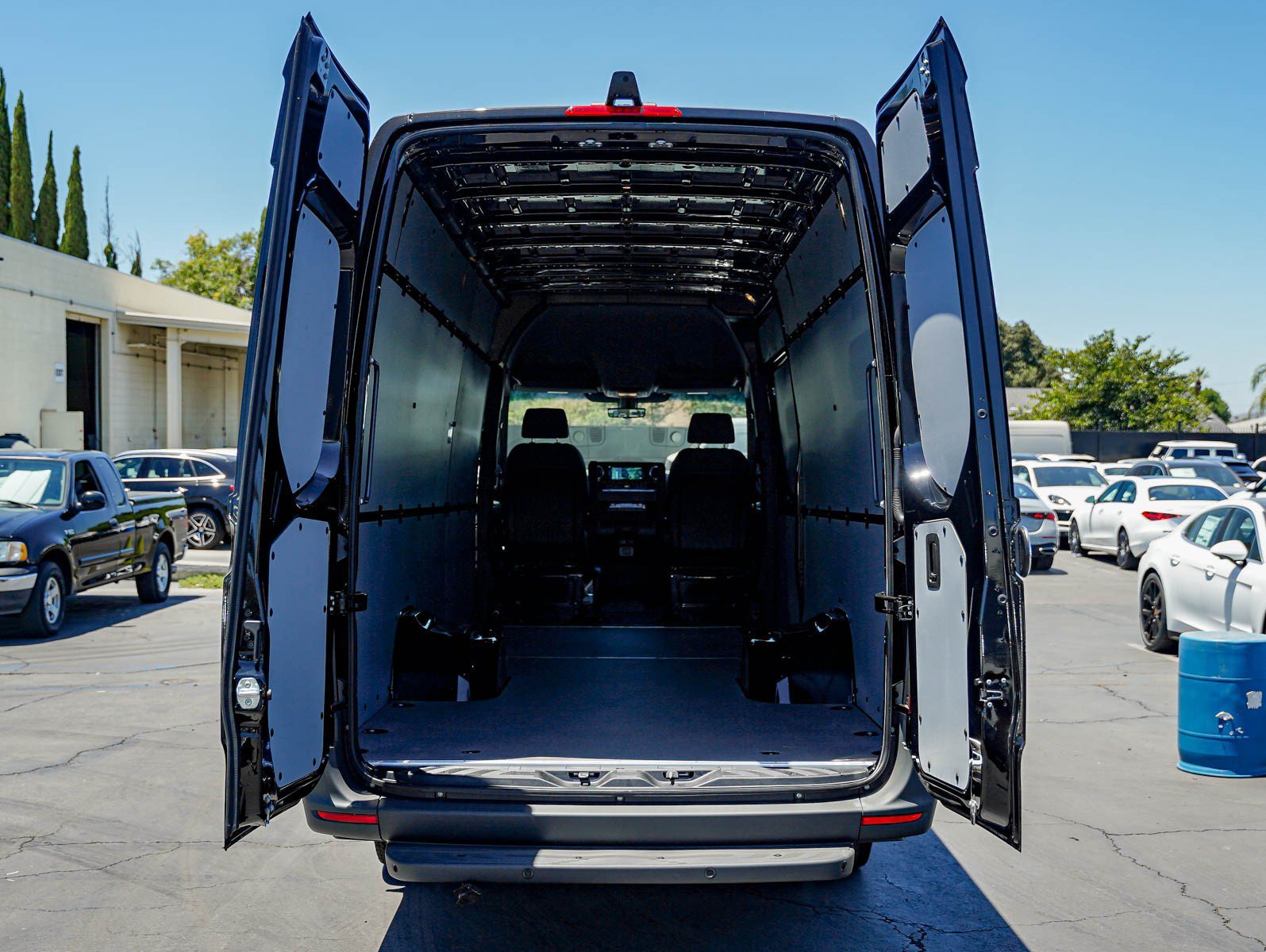 New 2026 Jet Black Mercedes-Benz 3500 High Roof I4 Diesel HO 170 Extended RWD image 7