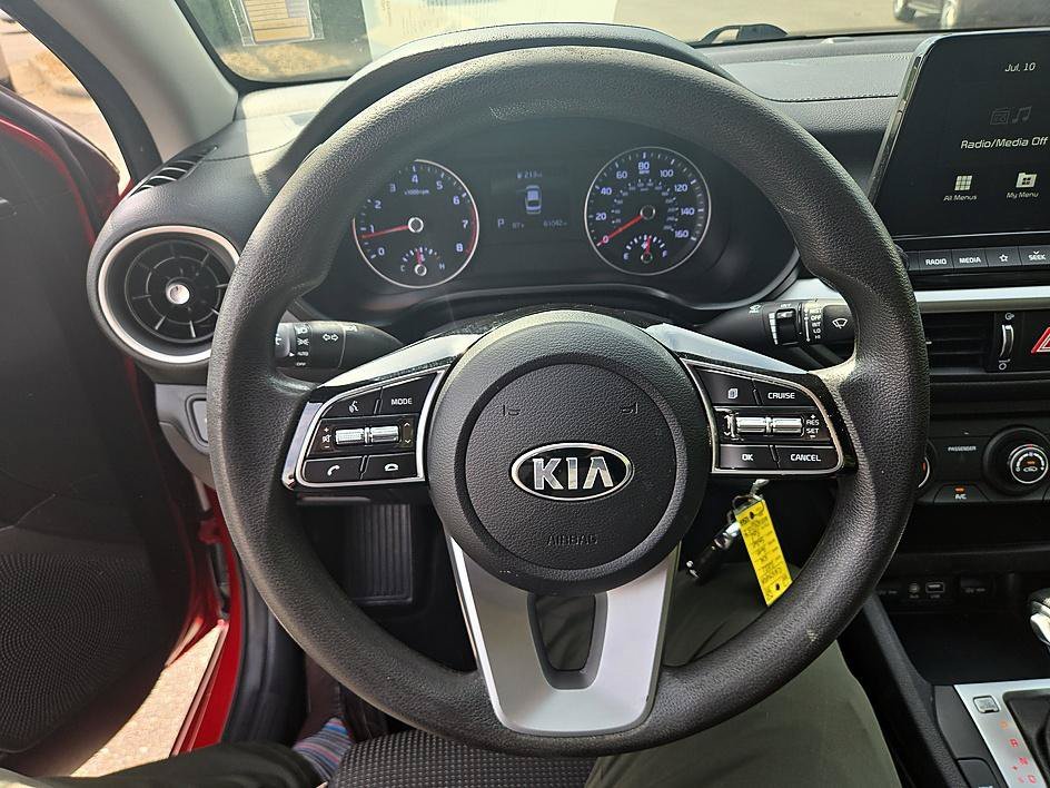 Used 2021 Currant Red Kia LXS image 13
