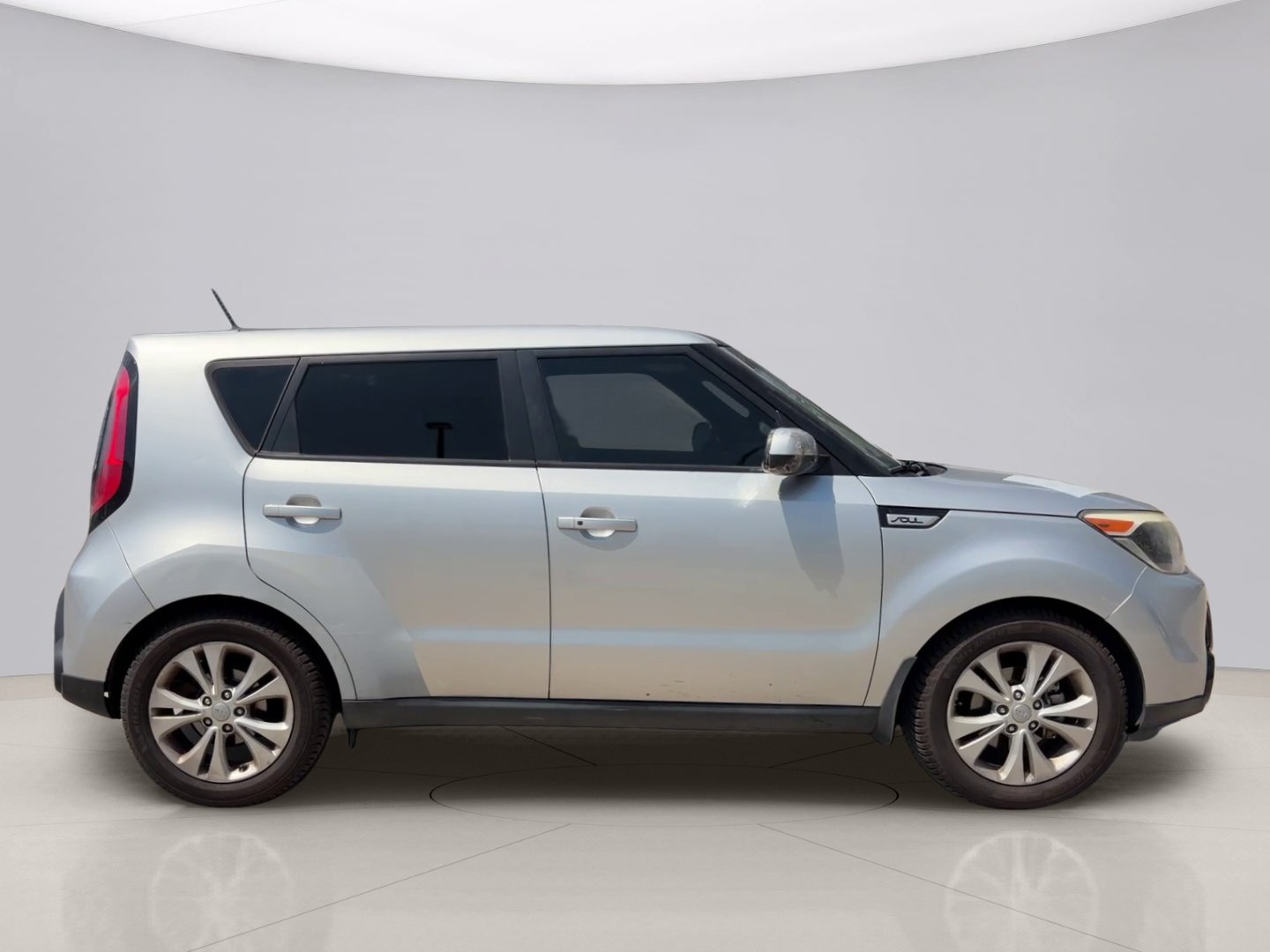Used 2015 Silver Kia + image 6
