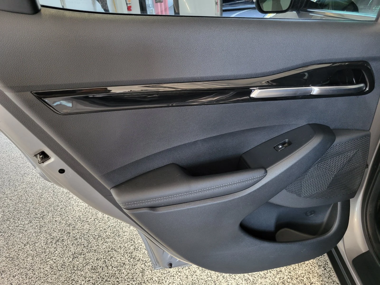 Used 2022 Gray Kia EX image 25