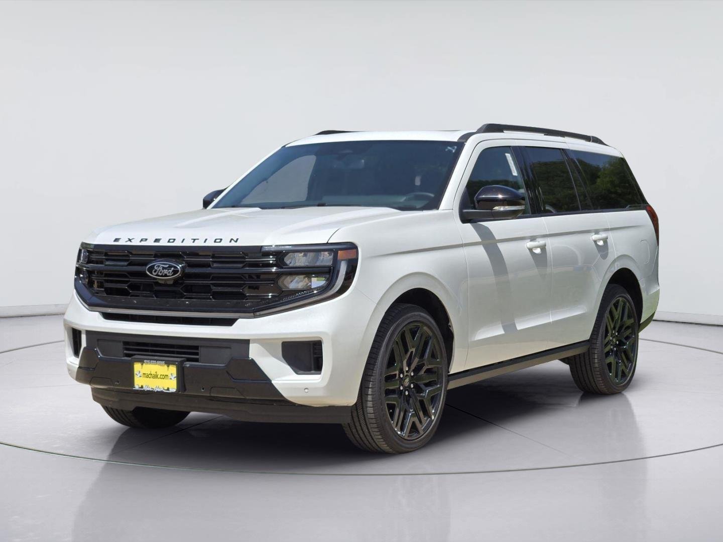 New 2026 Star White Metallic Tri-Coat Ford Platinum® image 2