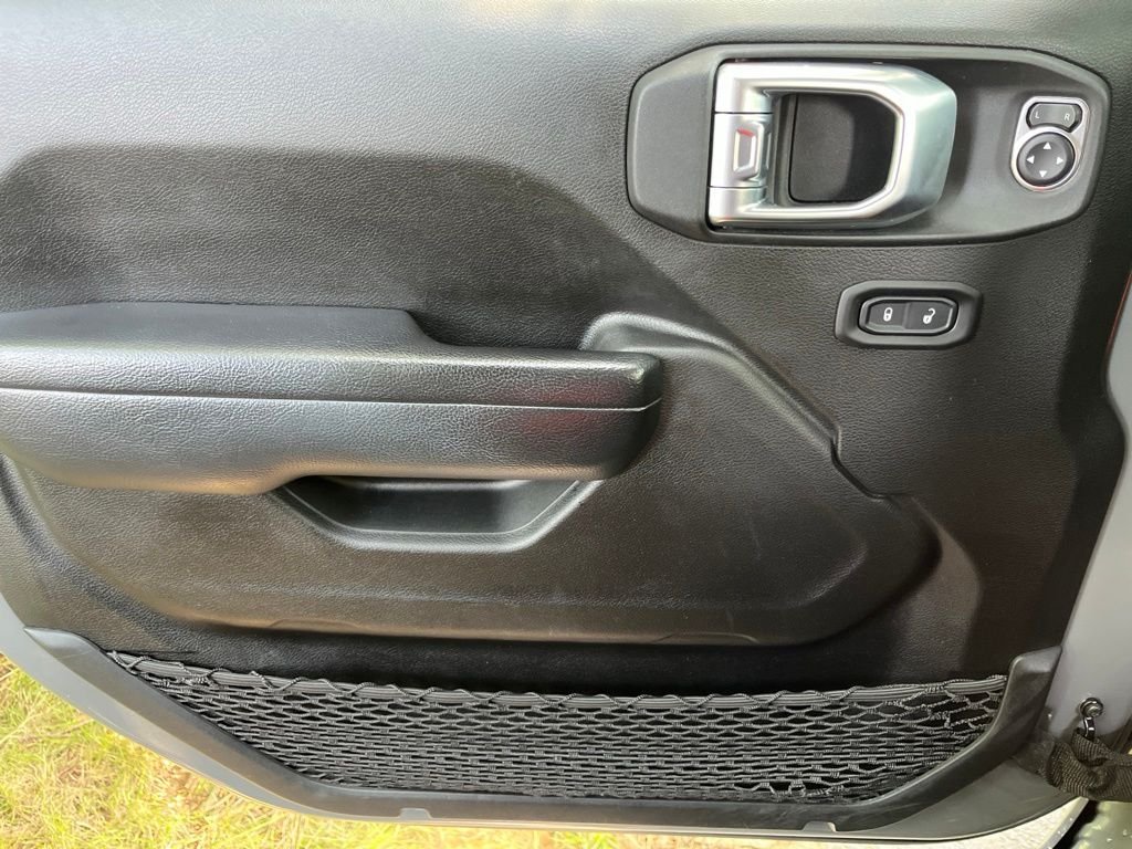 Used 2022 Gray Clearcoat Jeep Mojave image 28