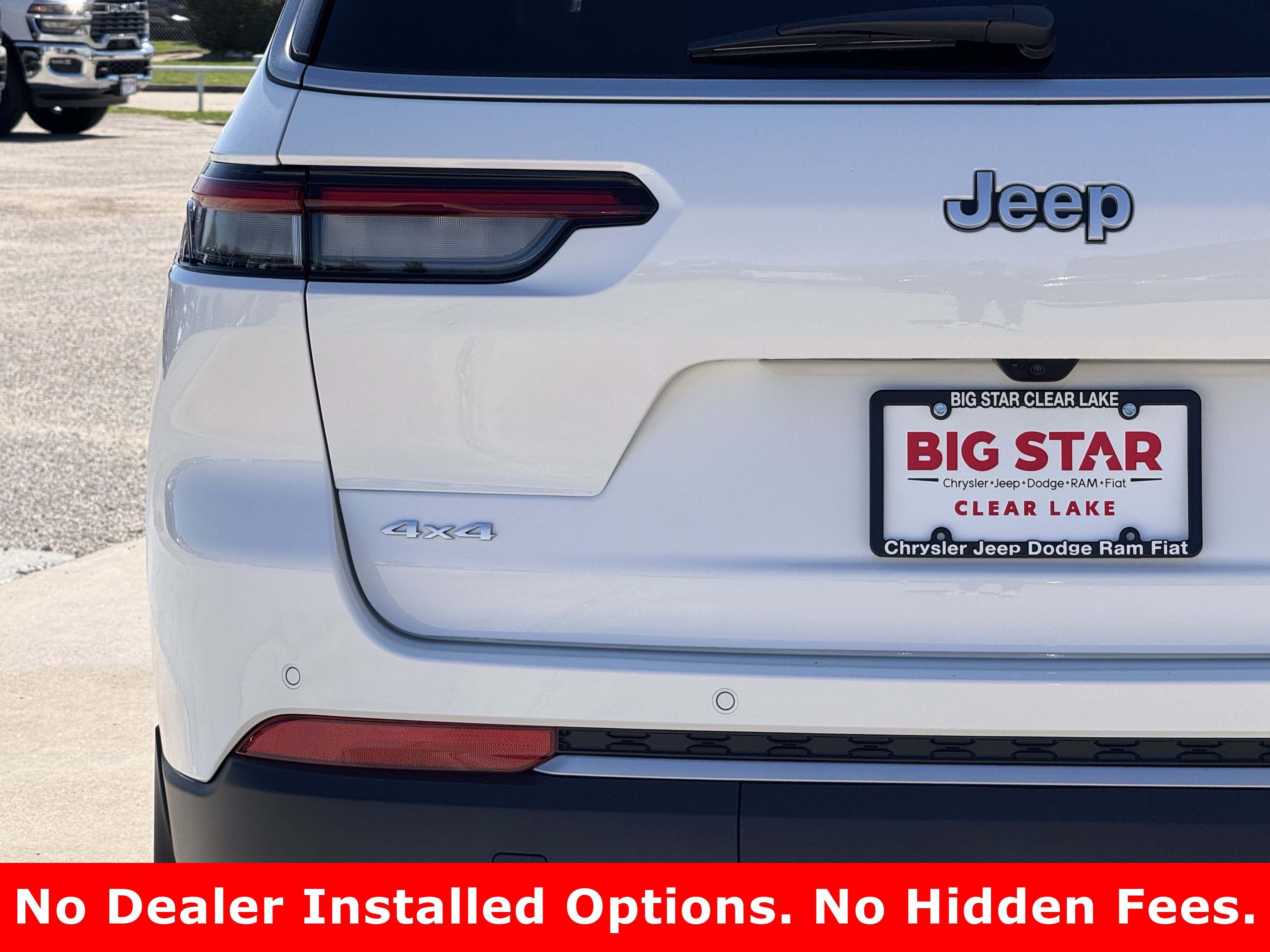 New 2026 Bright White Clear-Coat Exterior Paint Jeep Limited image 10