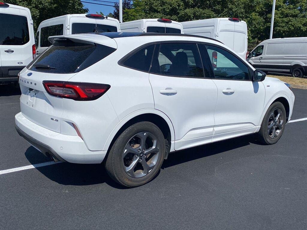 Used 2023 Oxford White Ford ST-Line image 11