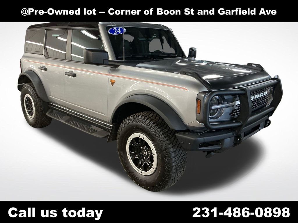 Used 2024 Silver Ford Badlands image 7