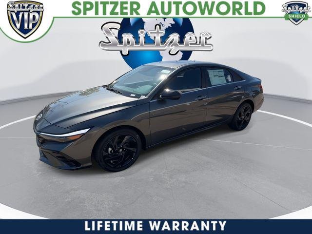 New 2026 Gray Hyundai SEL Sport Premium image 4