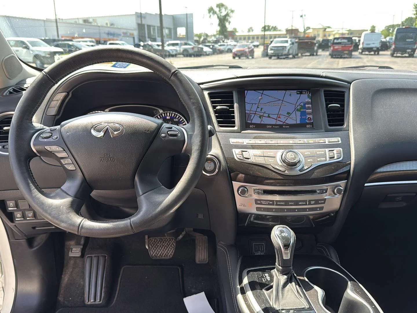 Used 2020 Majestic White INFINITI LUXE image 10