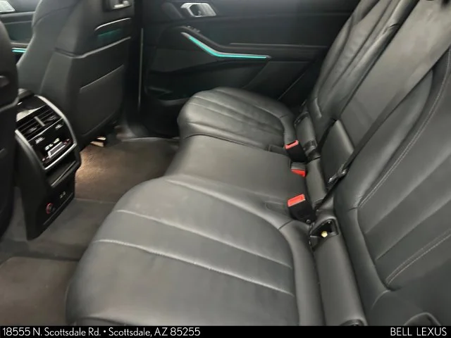 Used 2021 White BMW xDrive40i image 15